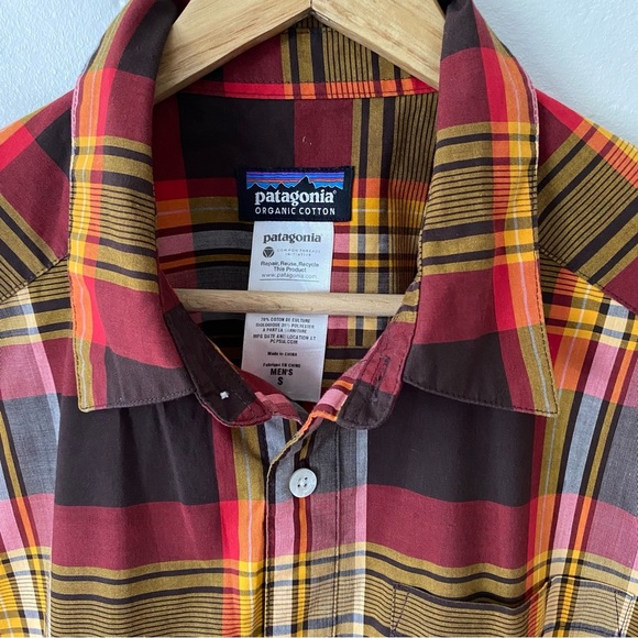 Patagonia Plaid Short Sleeve Button Up Shirt - Picture 3 of 8